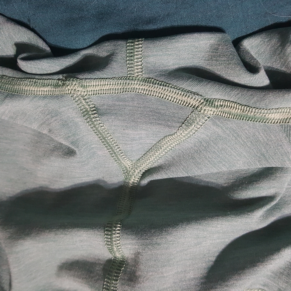 SOLD Alphalete jade green revivals small - Picture 4 of 8